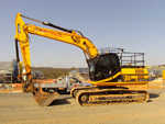 j8220-excavator-queensland